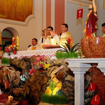 27 aprilie: Luizi-Călugăra: Prima Sfântă Împărtăşanie