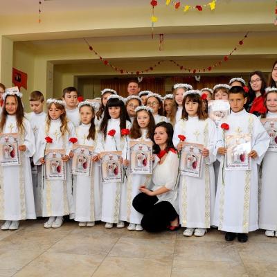 27 aprilie: Luizi-Călugăra: Prima Sfântă Împărtăşanie