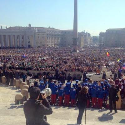 30 aprilie: Vatican: Binecuvântarea de către papa Francisc a noilor veşminte şi coroane ale Icoanei Maicii Domnului de la Cacica, în cadrul audienţei generale, fiindu-i prezentate de o delegaţie condusă de PS Petru Gherghel