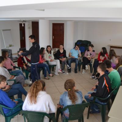 2-4 mai: Iugani: Schimb de experienţă cu tineri din Bacău