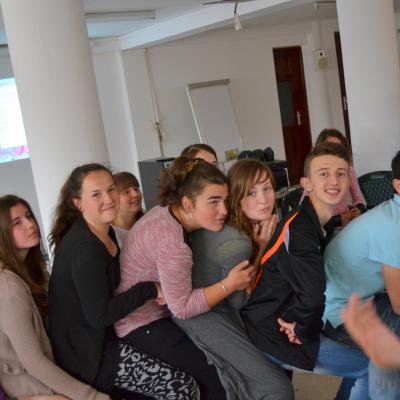 2-4 mai: Iugani: Schimb de experienţă cu tineri din Bacău
