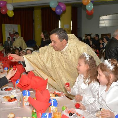 4 mai: Bacău "Sfântul Nicolae": Prima Sfântă Împărtăşanie a copiilor