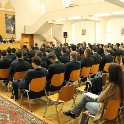 8 mai: Iaşi: Curajul de a te opune. Rolul Bisericii Catolice la căderea comunismului în Europa de Est