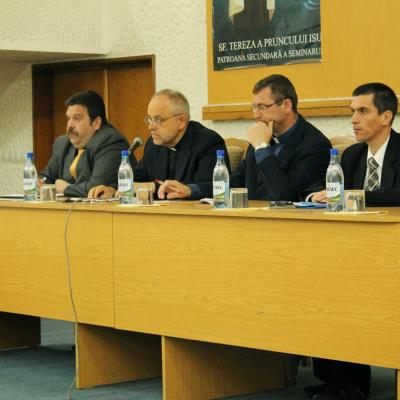8 mai: Iaşi: Curajul de a te opune. Rolul Bisericii Catolice la căderea comunismului în Europa de Est