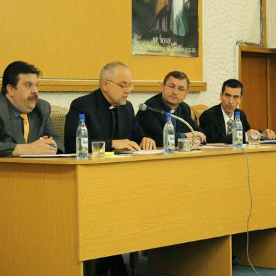 8 mai: Iaşi: Curajul de a te opune. Rolul Bisericii Catolice la căderea comunismului în Europa de Est