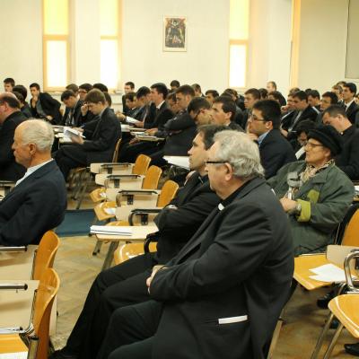 8 mai: Iaşi: Curajul de a te opune. Rolul Bisericii Catolice la căderea comunismului în Europa de Est