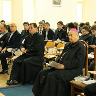 8 mai: Iaşi: Curajul de a te opune. Rolul Bisericii Catolice la căderea comunismului în Europa de Est