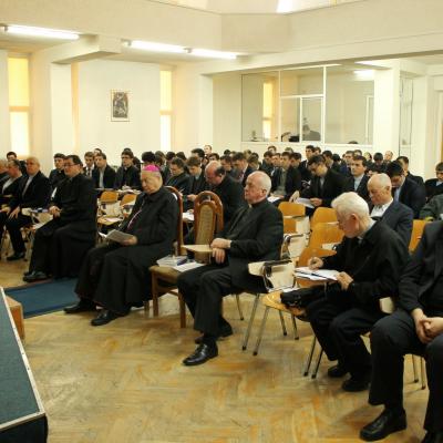 8 mai: Iaşi: Curajul de a te opune. Rolul Bisericii Catolice la căderea comunismului în Europa de Est