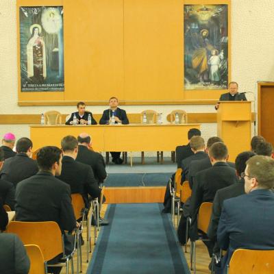 8 mai: Iaşi: Curajul de a te opune. Rolul Bisericii Catolice la căderea comunismului în Europa de Est