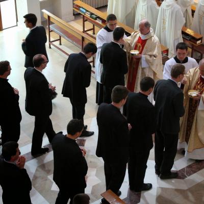 8 mai: Iaşi: Curajul de a te opune. Rolul Bisericii Catolice la căderea comunismului în Europa de Est