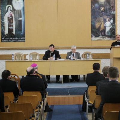 8 mai: Iaşi: Curajul de a te opune. Rolul Bisericii Catolice la căderea comunismului în Europa de Est