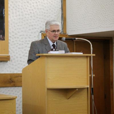 8 mai: Iaşi: Curajul de a te opune. Rolul Bisericii Catolice la căderea comunismului în Europa de Est