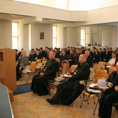 8 mai: Iaşi: Curajul de a te opune. Rolul Bisericii Catolice la căderea comunismului în Europa de Est