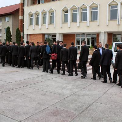 10 mai: Roman: Întâlnirea anuală dintre seminariştii diecezani şi cei franciscani la Roman