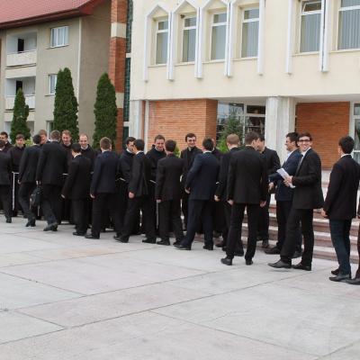 10 mai: Roman: Întâlnirea anuală dintre seminariştii diecezani şi cei franciscani la Roman