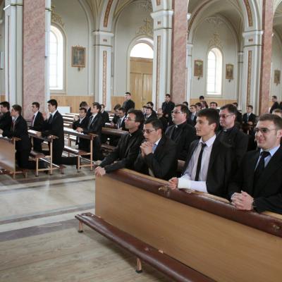10 mai: Roman: Întâlnirea anuală dintre seminariştii diecezani şi cei franciscani la Roman