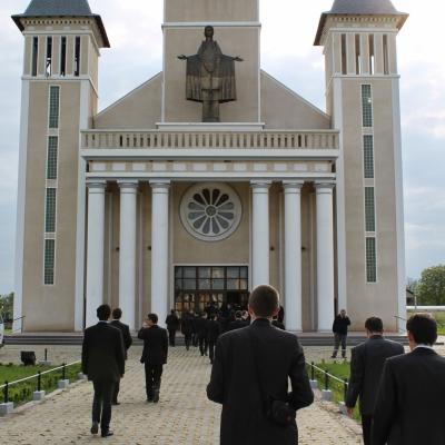 10 mai: Roman: Întâlnirea anuală dintre seminariştii diecezani şi cei franciscani la Roman