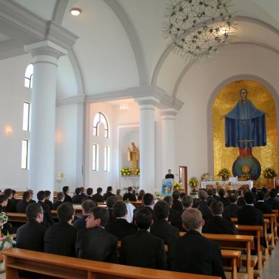 10 mai: Roman: Întâlnirea anuală dintre seminariştii diecezani şi cei franciscani la Roman