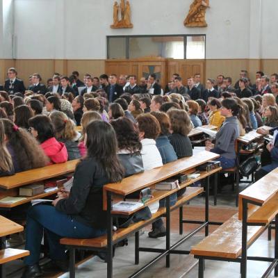10 mai: Roman: Repetiţia generală a corului care va anima Liturghia de beatificare a episcopului martir Anton Durcovici