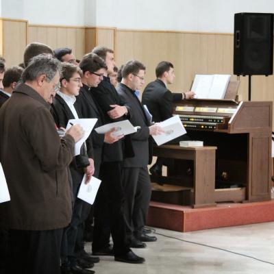 10 mai: Roman: Repetiţia generală a corului care va anima Liturghia de beatificare a episcopului martir Anton Durcovici