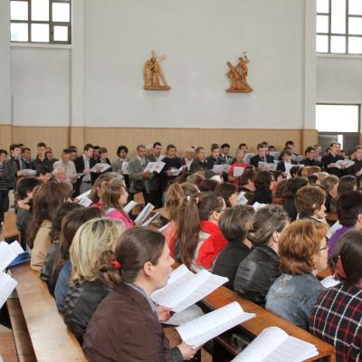 10 mai: Roman: Repetiţia generală a corului care va anima Liturghia de beatificare a episcopului martir Anton Durcovici