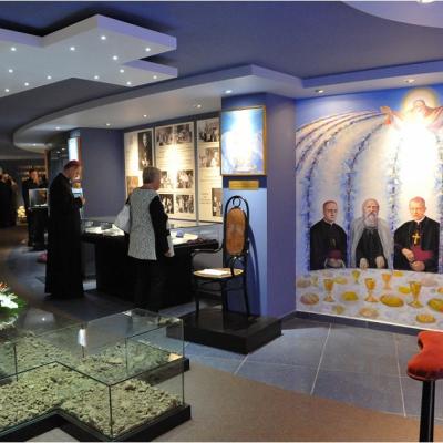 11 mai: Iaşi: Sfinţirea memorialului dedicat episcopului martir Anton Durcovici