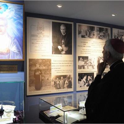 11 mai: Iaşi: Sfinţirea memorialului dedicat episcopului martir Anton Durcovici