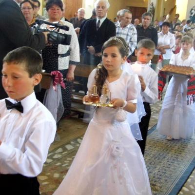 11 mai: Pârgăreşti: Prima Împărtăşanie