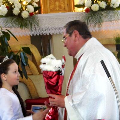 11 mai: Pârgăreşti: Prima Împărtăşanie