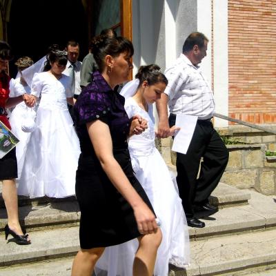 11 mai: Pârgăreşti: Prima Împărtăşanie