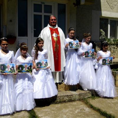 11 mai: Pârgăreşti: Prima Împărtăşanie