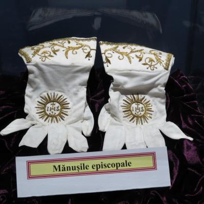11 mai: Iaşi: Sfinţirea memorialului dedicat episcopului martir Anton Durcovici