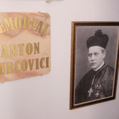 11 mai: Iaşi: Sfinţirea memorialului dedicat episcopului martir Anton Durcovici