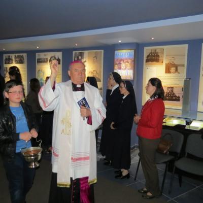 11 mai: Iaşi: Sfinţirea memorialului dedicat episcopului martir Anton Durcovici