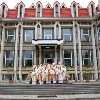 21-22 mai: Iaşi: Jubilee de 25 şi 20 de ani de sfântă Preoţie ale promoţiilor 1989 şi, respectiv, 1994, la Institutul Teologic "Sfântul Iosif"