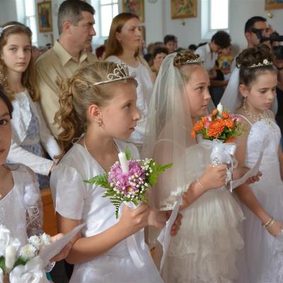 25 mai: Huşi "Sfântul Anton de Padova": Prima Sfântă Împărtăşanie a copiilor
