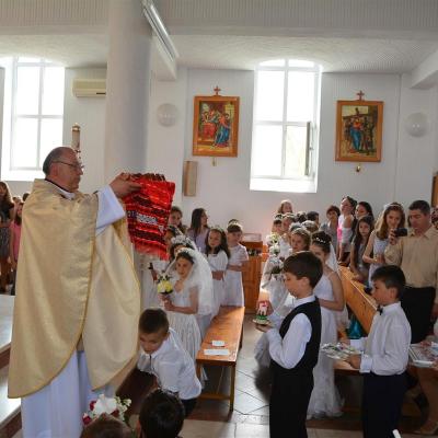 25 mai: Huşi "Sfântul Anton de Padova": Prima Sfântă Împărtăşanie a copiilor