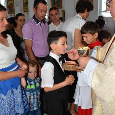 25 mai: Huşi "Sfântul Anton de Padova": Prima Sfântă Împărtăşanie a copiilor