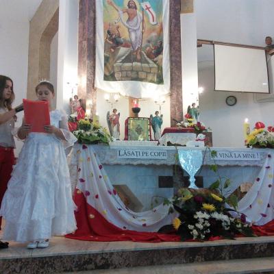 25 mai: Cleja "Sfântul Francisc": Prima Împărtăşanie