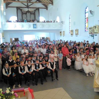 25 mai: Cleja "Sfântul Francisc": Prima Împărtăşanie