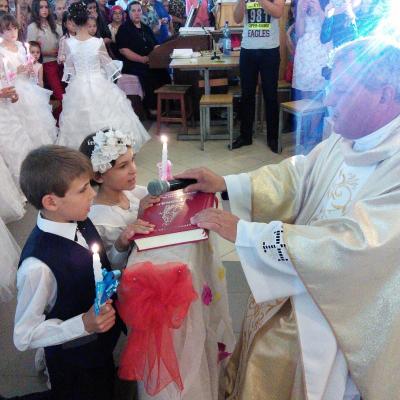 25 mai: Cleja "Sfântul Francisc": Prima Împărtăşanie