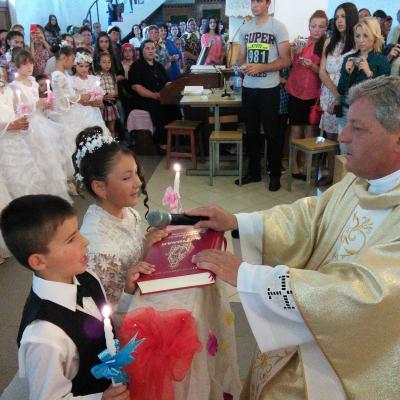 25 mai: Cleja "Sfântul Francisc": Prima Împărtăşanie
