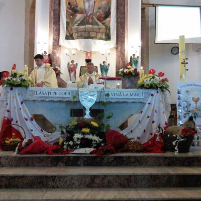 25 mai: Cleja "Sfântul Francisc": Prima Împărtăşanie