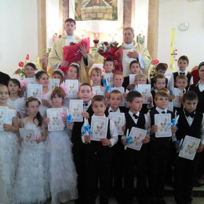 25 mai: Cleja "Sfântul Francisc": Prima Împărtăşanie
