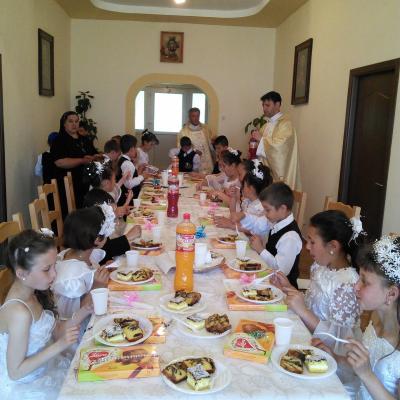 25 mai: Cleja "Sfântul Francisc": Prima Împărtăşanie