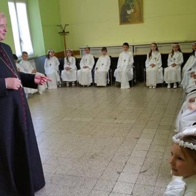 1 iunie: Roma: Prima sfântă Împărtăşanie la Grotte Celoni