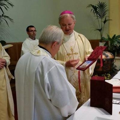 1 iunie: Roma: Prima sfântă Împărtăşanie la Grotte Celoni