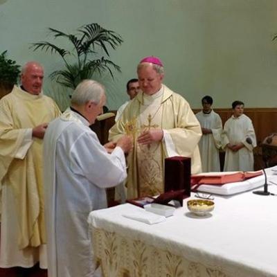 1 iunie: Roma: Prima sfântă Împărtăşanie la Grotte Celoni