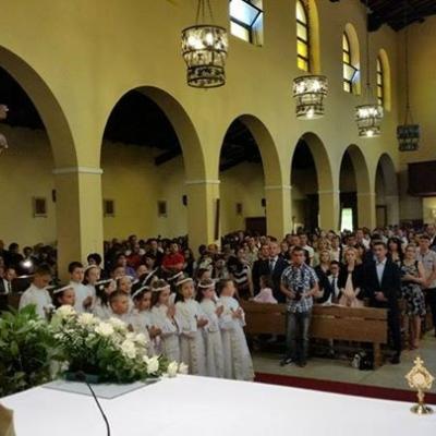 1 iunie: Roma: Prima sfântă Împărtăşanie la Grotte Celoni