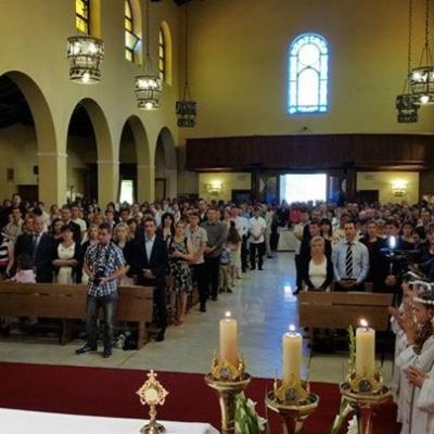 1 iunie: Roma: Prima sfântă Împărtăşanie la Grotte Celoni